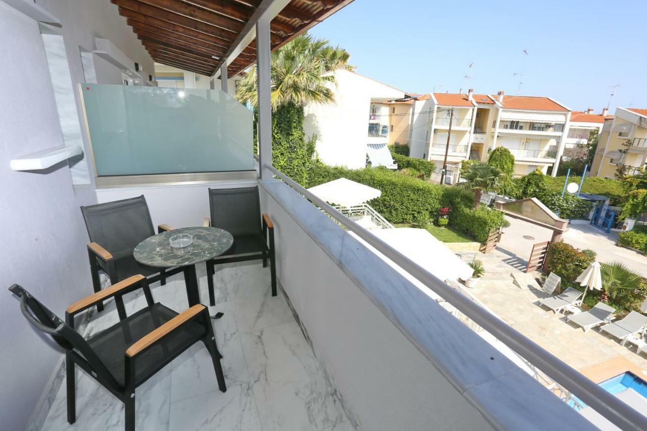 Tropical Aparthotel Hanioti Bagian luar foto