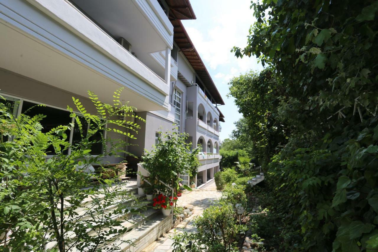 Tropical Aparthotel Hanioti Bagian luar foto