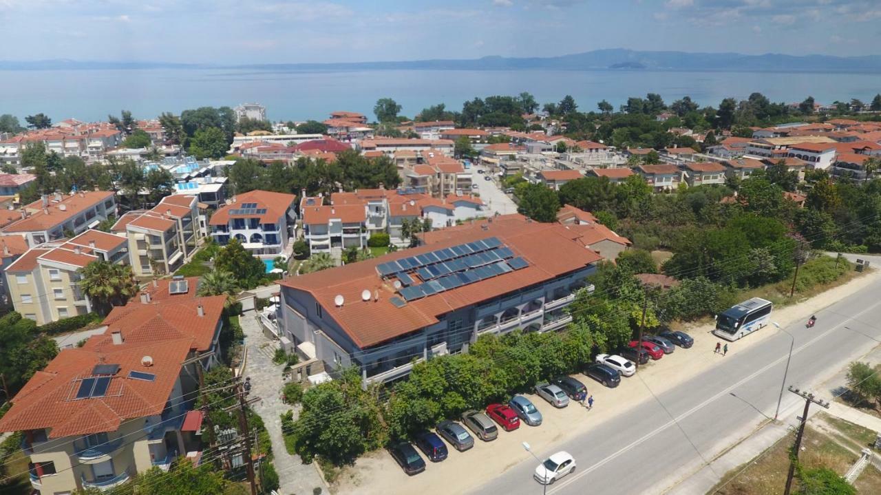 Tropical Aparthotel Hanioti Bagian luar foto